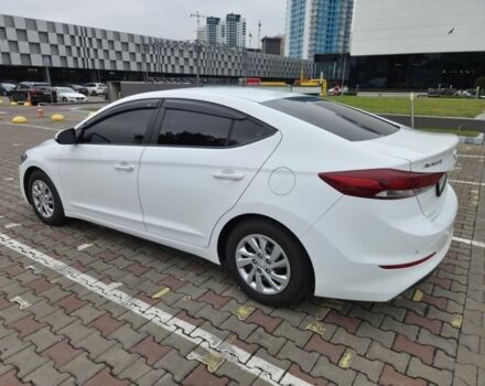 Белый Хендай Элантра, объемом двигателя 1.6 л и пробегом 195 тыс. км за 10500 $, фото 6 на Automoto.ua