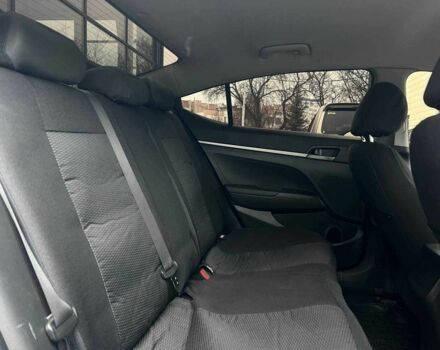 Білий Хендай Елантра, об'ємом двигуна 1.6 л та пробігом 220 тис. км за 11800 $, фото 21 на Automoto.ua