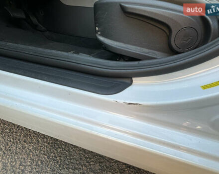 Белый Хендай Элантра, объемом двигателя 2 л и пробегом 180 тыс. км за 8900 $, фото 26 на Automoto.ua