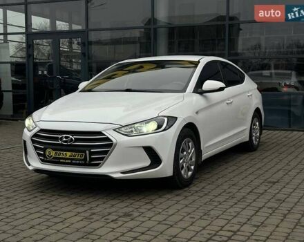 Белый Хендай Элантра, объемом двигателя 1.59 л и пробегом 220 тыс. км за 11800 $, фото 2 на Automoto.ua