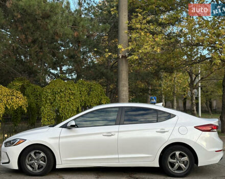Хендай Элантра 2016 в Николаеве на Automoto.ua Белый Хендай Элантра, объемом двигателя 1.4 л и пробегом 160 тыс. км за 10999 $, фото 5 на Automoto.ua