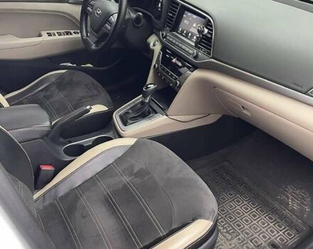 Белый Хендай Элантра, объемом двигателя 2 л и пробегом 112 тыс. км за 11800 $, фото 15 на Automoto.ua