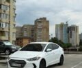Белый Хендай Элантра, объемом двигателя 2 л и пробегом 190 тыс. км за 6500 $, фото 1 на Automoto.ua
