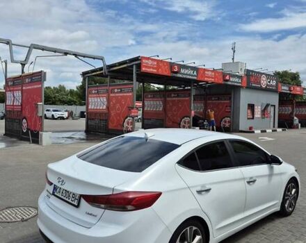 Белый Хендай Элантра, объемом двигателя 2 л и пробегом 80 тыс. км за 12800 $, фото 6 на Automoto.ua