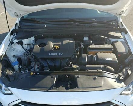 Білий Хендай Елантра, об'ємом двигуна 2 л та пробігом 255 тис. км за 10500 $, фото 17 на Automoto.ua