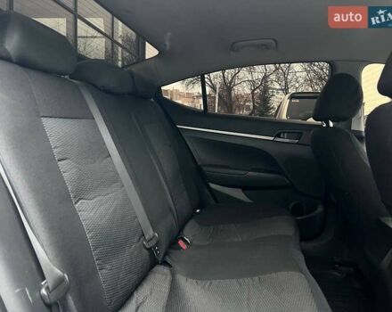 Белый Хендай Элантра, объемом двигателя 1.59 л и пробегом 220 тыс. км за 11800 $, фото 21 на Automoto.ua