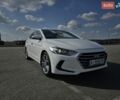 Белый Хендай Элантра, объемом двигателя 1.59 л и пробегом 118 тыс. км за 15500 $, фото 1 на Automoto.ua