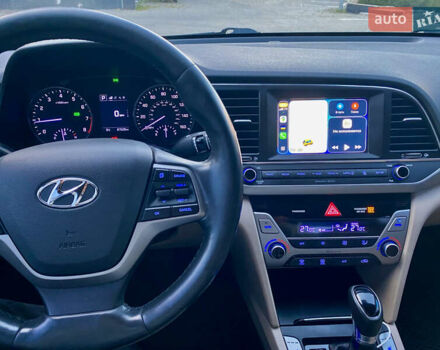 Білий Хендай Елантра, об'ємом двигуна 2 л та пробігом 82 тис. км за 13200 $, фото 15 на Automoto.ua