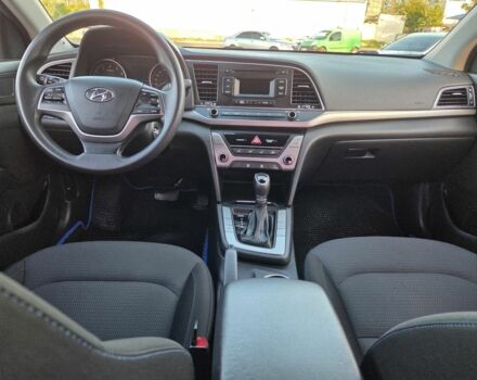 Белый Хендай Элантра, объемом двигателя 1.6 л и пробегом 195 тыс. км за 10500 $, фото 14 на Automoto.ua