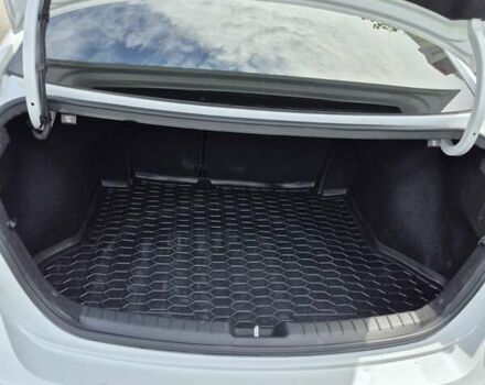 Белый Хендай Элантра, объемом двигателя 2 л и пробегом 80 тыс. км за 12800 $, фото 16 на Automoto.ua