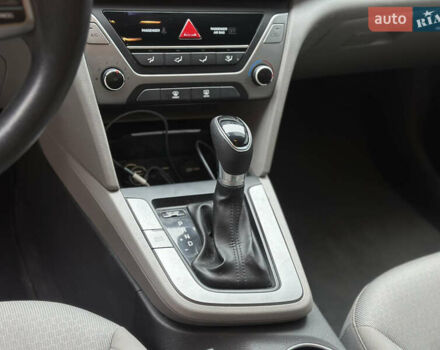 Білий Хендай Елантра, об'ємом двигуна 2 л та пробігом 180 тис. км за 10800 $, фото 18 на Automoto.ua