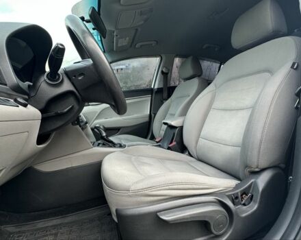 Хендай Элантра 2017 в Киеве на Automoto.ua Белый Хендай Элантра, объемом двигателя 2 л и пробегом 200 тыс. км за 7700 $, фото 9 на Automoto.ua