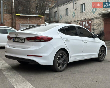 Білий Хендай Елантра, об'ємом двигуна 2 л та пробігом 180 тис. км за 10800 $, фото 6 на Automoto.ua