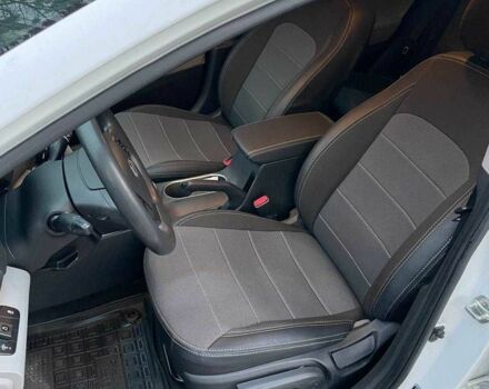 Белый Хендай Элантра, объемом двигателя 2 л и пробегом 130 тыс. км за 11000 $, фото 3 на Automoto.ua