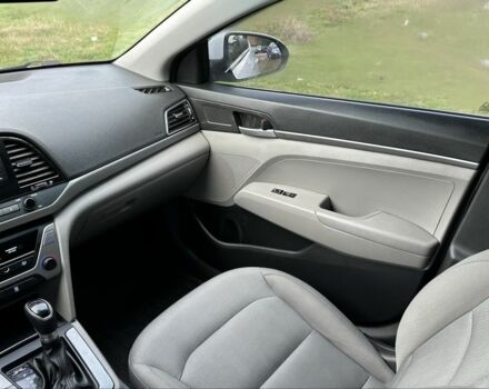 Хендай Элантра 2017 в Киеве на Automoto.ua Белый Хендай Элантра, объемом двигателя 2 л и пробегом 200 тыс. км за 7700 $, фото 7 на Automoto.ua