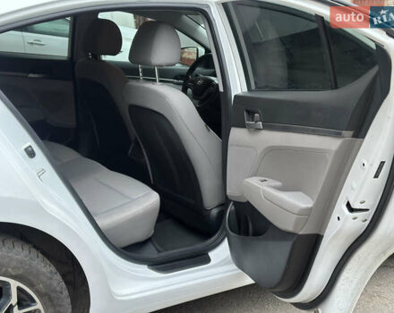Білий Хендай Елантра, об'ємом двигуна 2 л та пробігом 180 тис. км за 10800 $, фото 22 на Automoto.ua