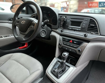 Білий Хендай Елантра, об'ємом двигуна 2 л та пробігом 180 тис. км за 10800 $, фото 23 на Automoto.ua