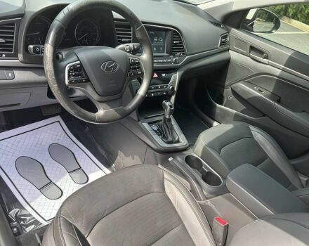 Белый Хендай Элантра, объемом двигателя 2 л и пробегом 53 тыс. км за 5300 $, фото 9 на Automoto.ua