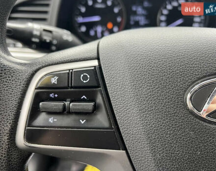 Білий Хендай Елантра, об'ємом двигуна 1.6 л та пробігом 220 тис. км за 11600 $, фото 6 на Automoto.ua