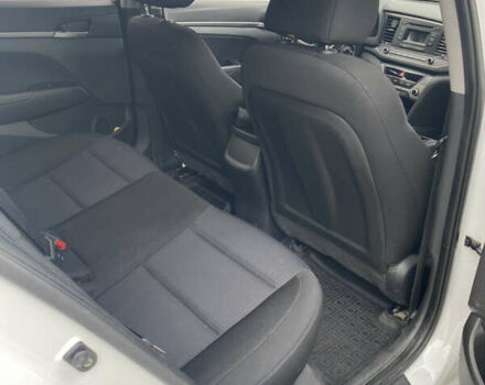 Білий Хендай Елантра, об'ємом двигуна 1.6 л та пробігом 220 тис. км за 11600 $, фото 10 на Automoto.ua