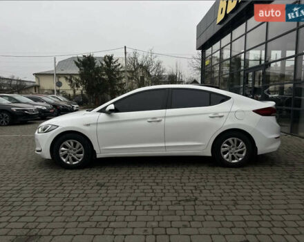 Білий Хендай Елантра, об'ємом двигуна 1.6 л та пробігом 220 тис. км за 11600 $, фото 1 на Automoto.ua