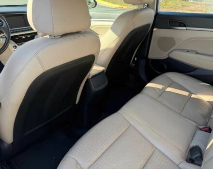 Хендай Элантра 2017 в Тернополе на Automoto.ua Белый Хендай Элантра, объемом двигателя 2 л и пробегом 59 тыс. км за 4000 $, фото 13 на Automoto.ua