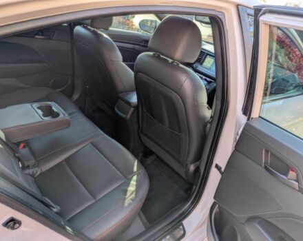 Белый Хендай Элантра, объемом двигателя 1.6 л и пробегом 59 тыс. км за 6000 $, фото 14 на Automoto.ua