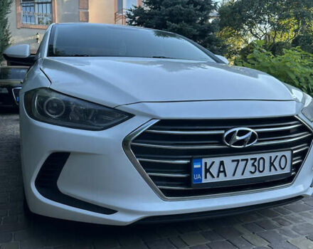 Білий Хендай Елантра, об'ємом двигуна 2 л та пробігом 141 тис. км за 10500 $, фото 5 на Automoto.ua