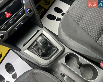 Білий Хендай Елантра, об'ємом двигуна 1.6 л та пробігом 220 тис. км за 11600 $, фото 7 на Automoto.ua