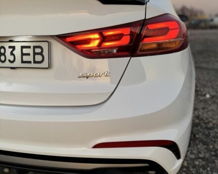 Білий Хендай Елантра, об'ємом двигуна 1.6 л та пробігом 102 тис. км за 12500 $, фото 6 на Automoto.ua