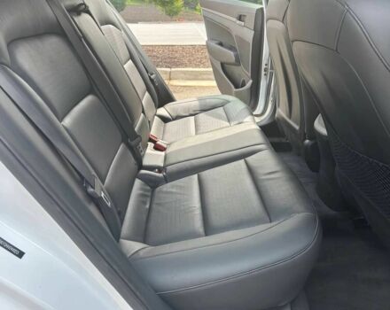 Белый Хендай Элантра, объемом двигателя 2 л и пробегом 63 тыс. км за 2600 $, фото 10 на Automoto.ua