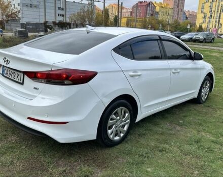 Хендай Элантра 2017 в Киеве на Automoto.ua Белый Хендай Элантра, объемом двигателя 2 л и пробегом 200 тыс. км за 7700 $, фото 2 на Automoto.ua