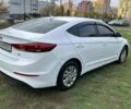 Хендай Элантра 2017 в Киеве на Automoto.ua Белый Хендай Элантра, объемом двигателя 2 л и пробегом 200 тыс. км за 7700 $, фото 2 на Automoto.ua