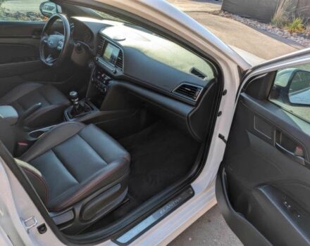 Белый Хендай Элантра, объемом двигателя 1.6 л и пробегом 59 тыс. км за 6000 $, фото 10 на Automoto.ua