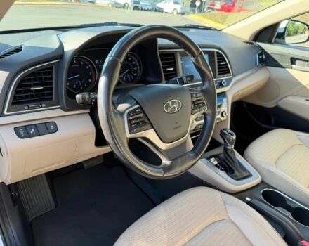 Хендай Элантра 2017 в Тернополе на Automoto.ua Белый Хендай Элантра, объемом двигателя 2 л и пробегом 59 тыс. км за 4000 $, фото 6 на Automoto.ua