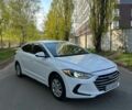 Белый Хендай Элантра, объемом двигателя 2 л и пробегом 250 тыс. км за 7200 $, фото 1 на Automoto.ua