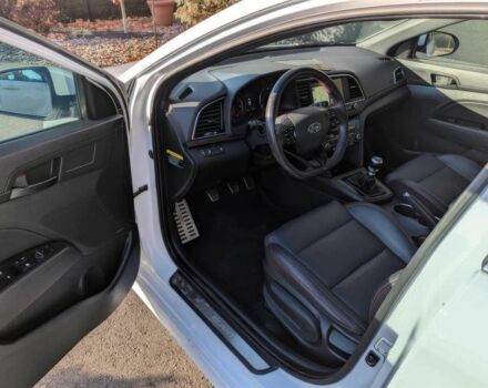 Белый Хендай Элантра, объемом двигателя 1.6 л и пробегом 59 тыс. км за 6000 $, фото 13 на Automoto.ua