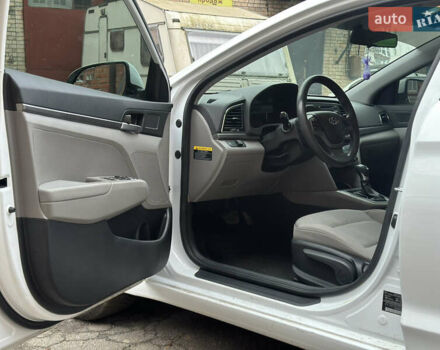 Білий Хендай Елантра, об'ємом двигуна 2 л та пробігом 180 тис. км за 10800 $, фото 10 на Automoto.ua