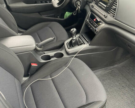 Білий Хендай Елантра, об'ємом двигуна 1.6 л та пробігом 220 тис. км за 11600 $, фото 12 на Automoto.ua