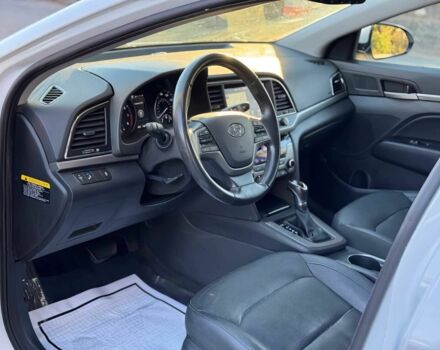 Білий Хендай Елантра, об'ємом двигуна 2 л та пробігом 53 тис. км за 10000 $, фото 11 на Automoto.ua