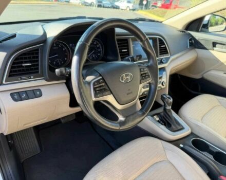 Хендай Элантра 2017 в Львове на Automoto.ua Белый Хендай Элантра, объемом двигателя 2 л и пробегом 55 тыс. км за 1950 $, фото 7 на Automoto.ua