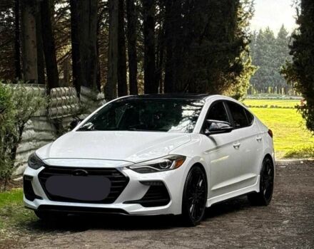 Хендай Элантра 2017 в Ровно на Automoto.ua Белый Хендай Элантра, объемом двигателя 1.6 л и пробегом 174 тыс. км за 6500 $, фото 1 на Automoto.ua