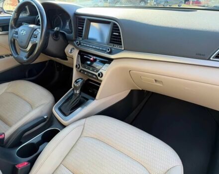 Хендай Элантра 2017 в Тернополе на Automoto.ua Белый Хендай Элантра, объемом двигателя 2 л и пробегом 59 тыс. км за 4000 $, фото 10 на Automoto.ua