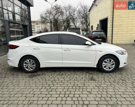 Білий Хендай Елантра, об'ємом двигуна 1.6 л та пробігом 220 тис. км за 11600 $, фото 2 на Automoto.ua