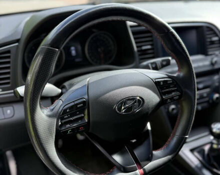 Білий Хендай Елантра, об'ємом двигуна 1.59 л та пробігом 65 тис. км за 14600 $, фото 19 на Automoto.ua