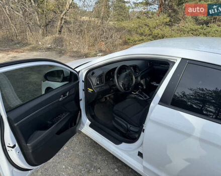 Білий Хендай Елантра, об'ємом двигуна 2 л та пробігом 108 тис. км за 12000 $, фото 1 на Automoto.ua