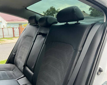 Белый Хендай Элантра, объемом двигателя 1.6 л и пробегом 198 тыс. км за 13000 $, фото 14 на Automoto.ua