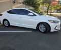 Белый Хендай Элантра, объемом двигателя 2 л и пробегом 145 тыс. км за 10200 $, фото 4 на Automoto.ua