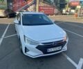 Белый Хендай Элантра, объемом двигателя 2 л и пробегом 118 тыс. км за 12700 $, фото 1 на Automoto.ua