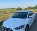 Белый Хендай Элантра, объемом двигателя 2 л и пробегом 200 тыс. км за 10500 $, фото 1 на Automoto.ua